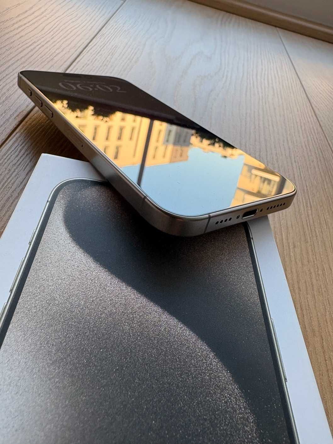 iPhone 15 Pro Max 256GB Natural Titanium / Bateria 93%