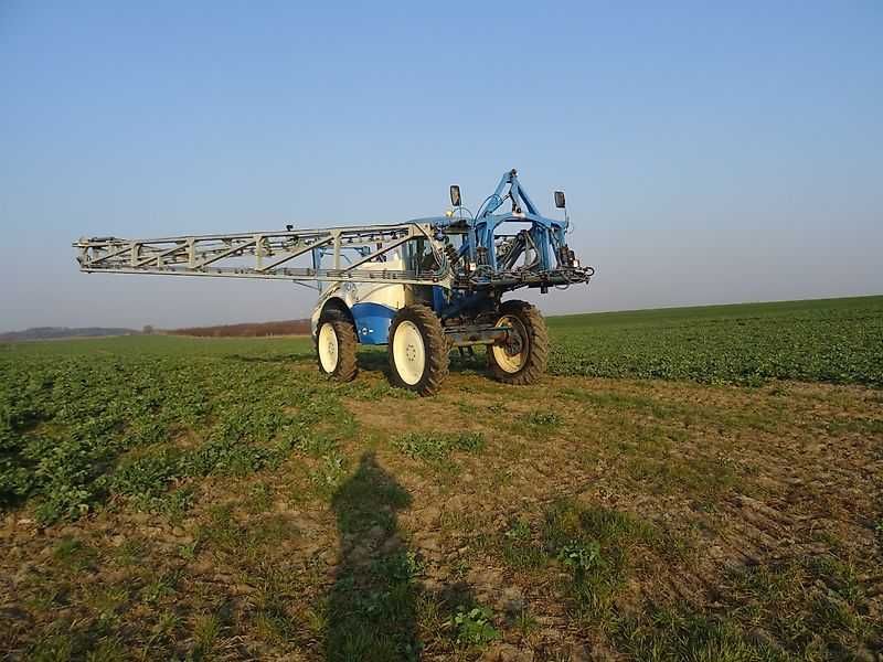 Opryskiwacz Matrot Maestria 15. Szerokość 36 m, 4200 l . MATROT