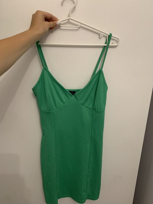 плаття  зелене .