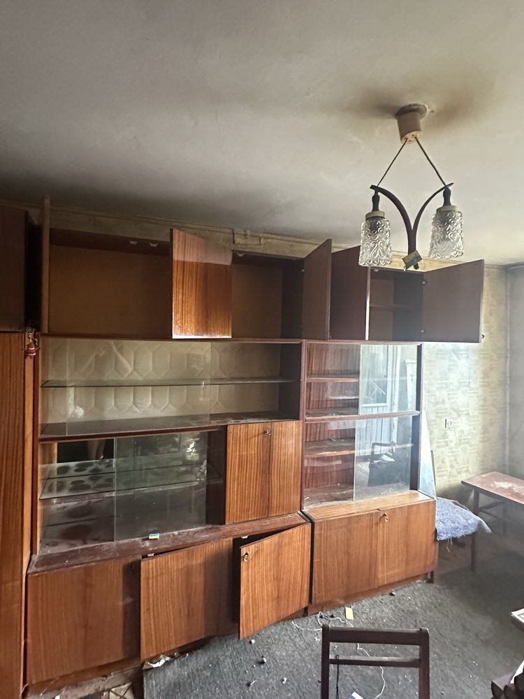 безкоштовно шафи і стіл