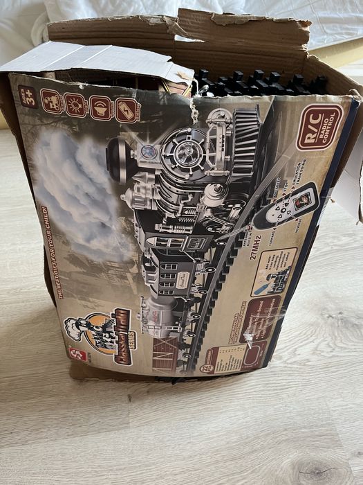 Elektryczny pociag ciuchcia parowa tory z pilotem