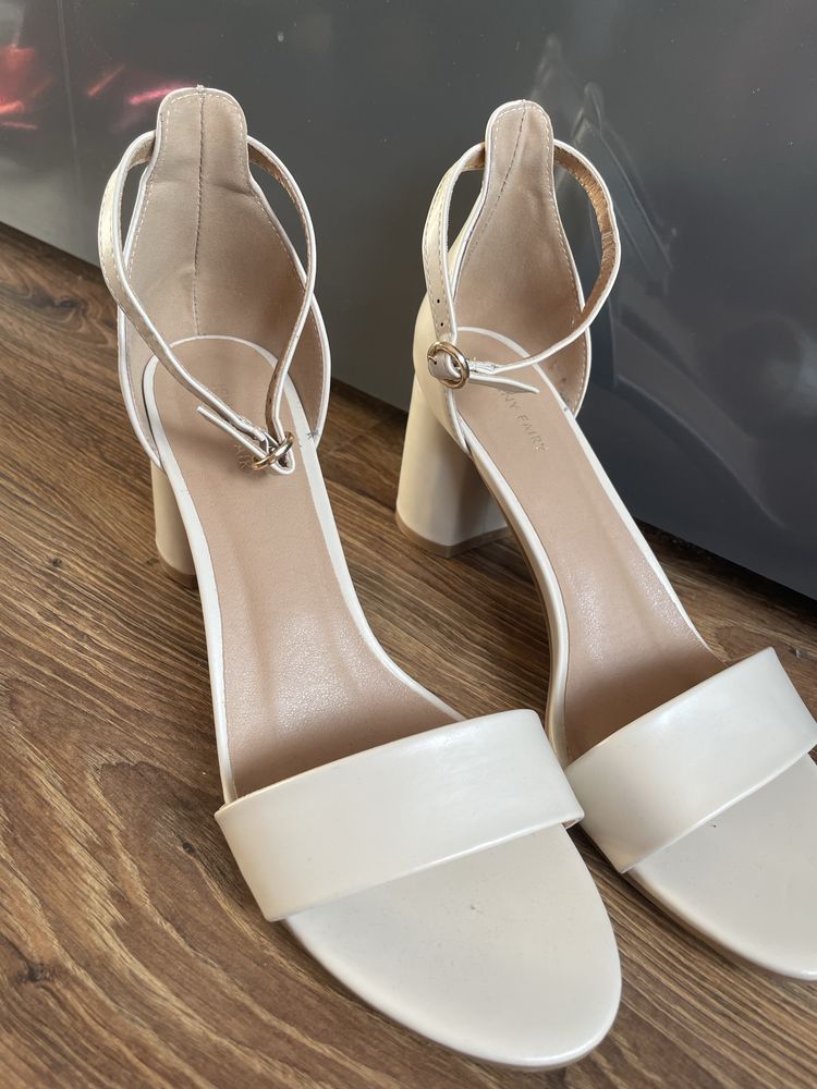 Buty na slupku rozmiar 41