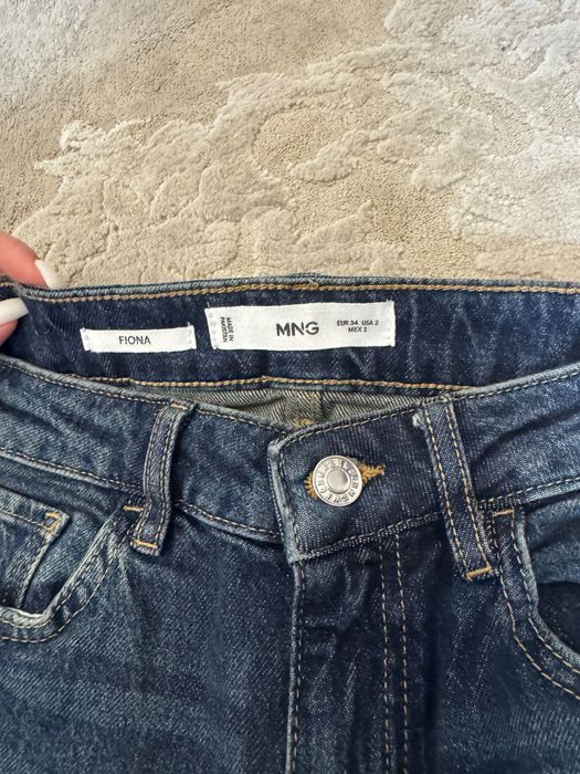 Джинси кльош Mango