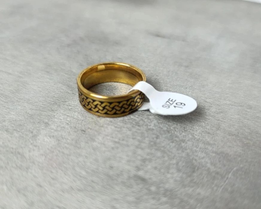 Nowy męski pierścionek ze stali nierdzewnej z celtyckim splotem