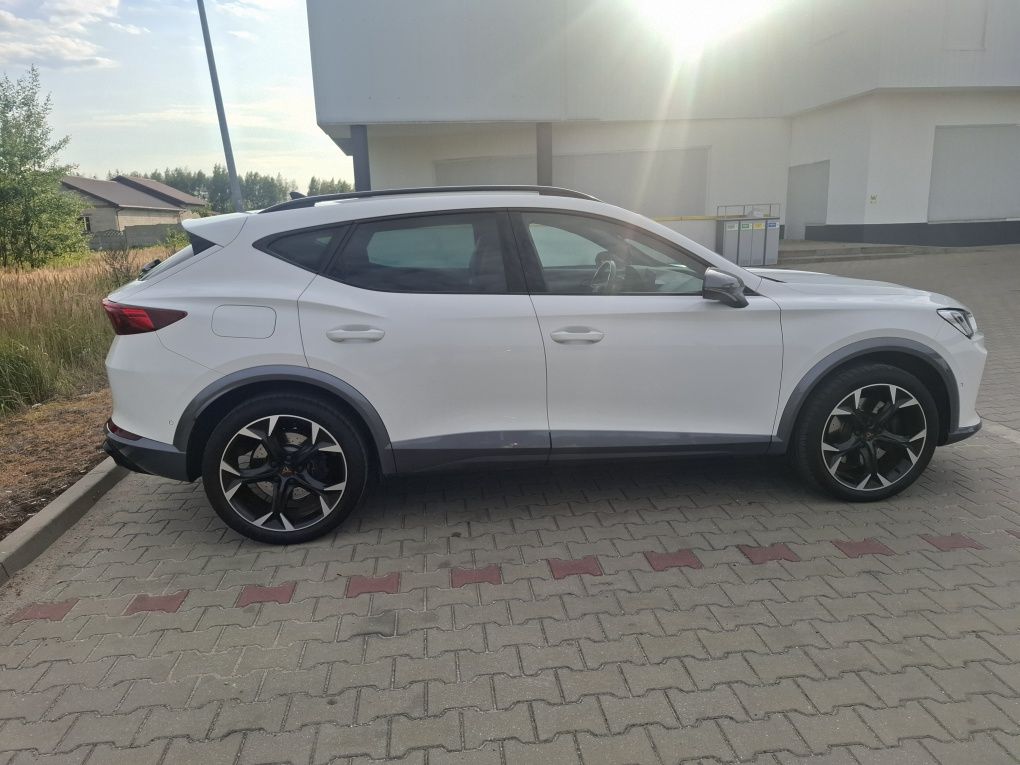 Cupra Formentor VZ, moc 400 km, nowe opony, hamulce, bezwypadk