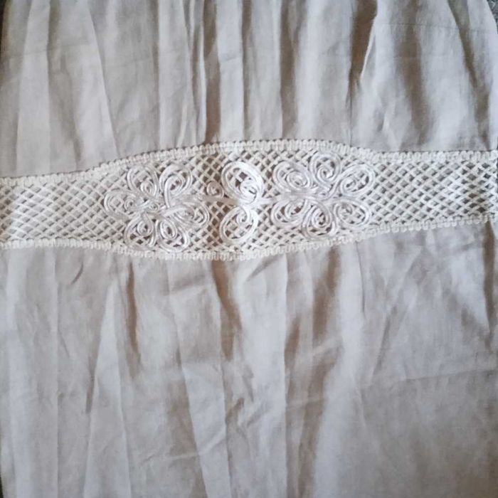 Sukienka w kolorze kawy z mlekiem ładny dekolt r. 48