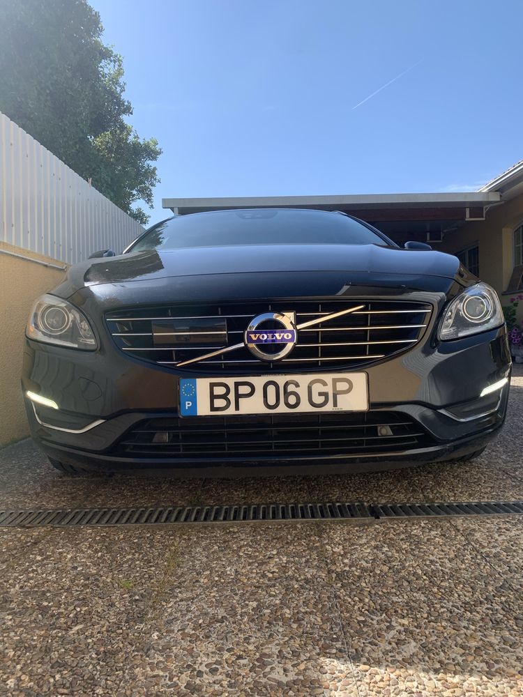Volvo V60 2.4 D6 AWD Plug-in Hybrido Summum…