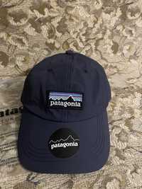 Нейлонова чоловіча кепка від бренду patagonia