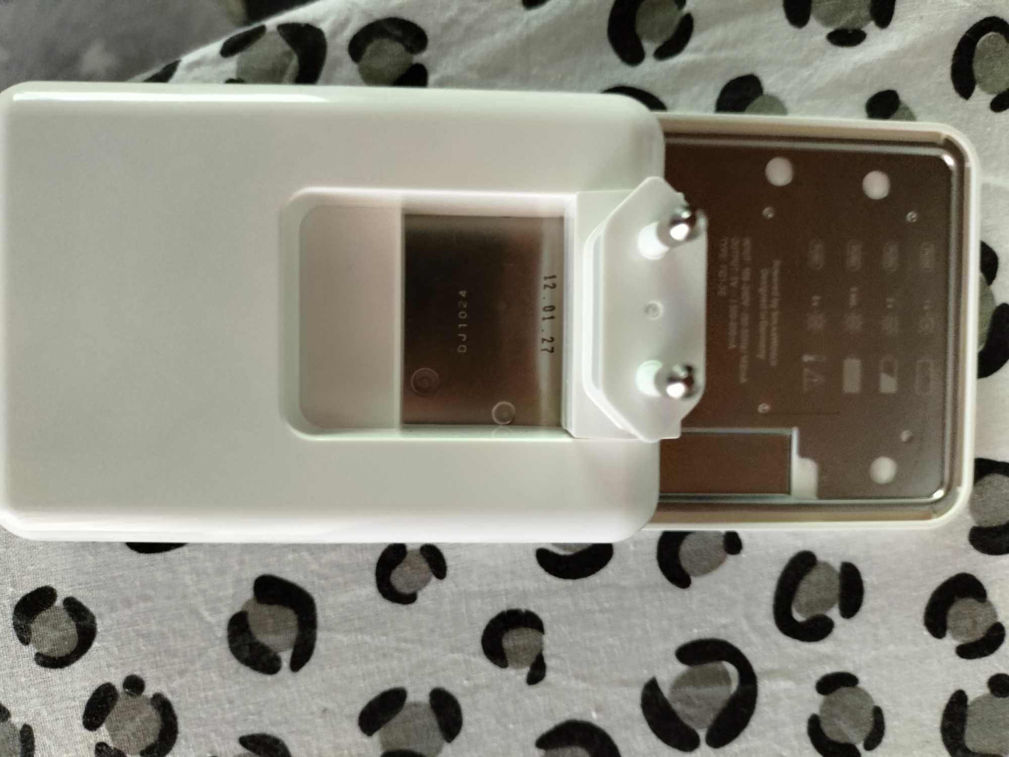 SolarWorld SunCharger — портативний пристрій.