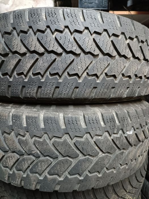 Opony Zimowe 215 65 R16C Starmaxx.      w66