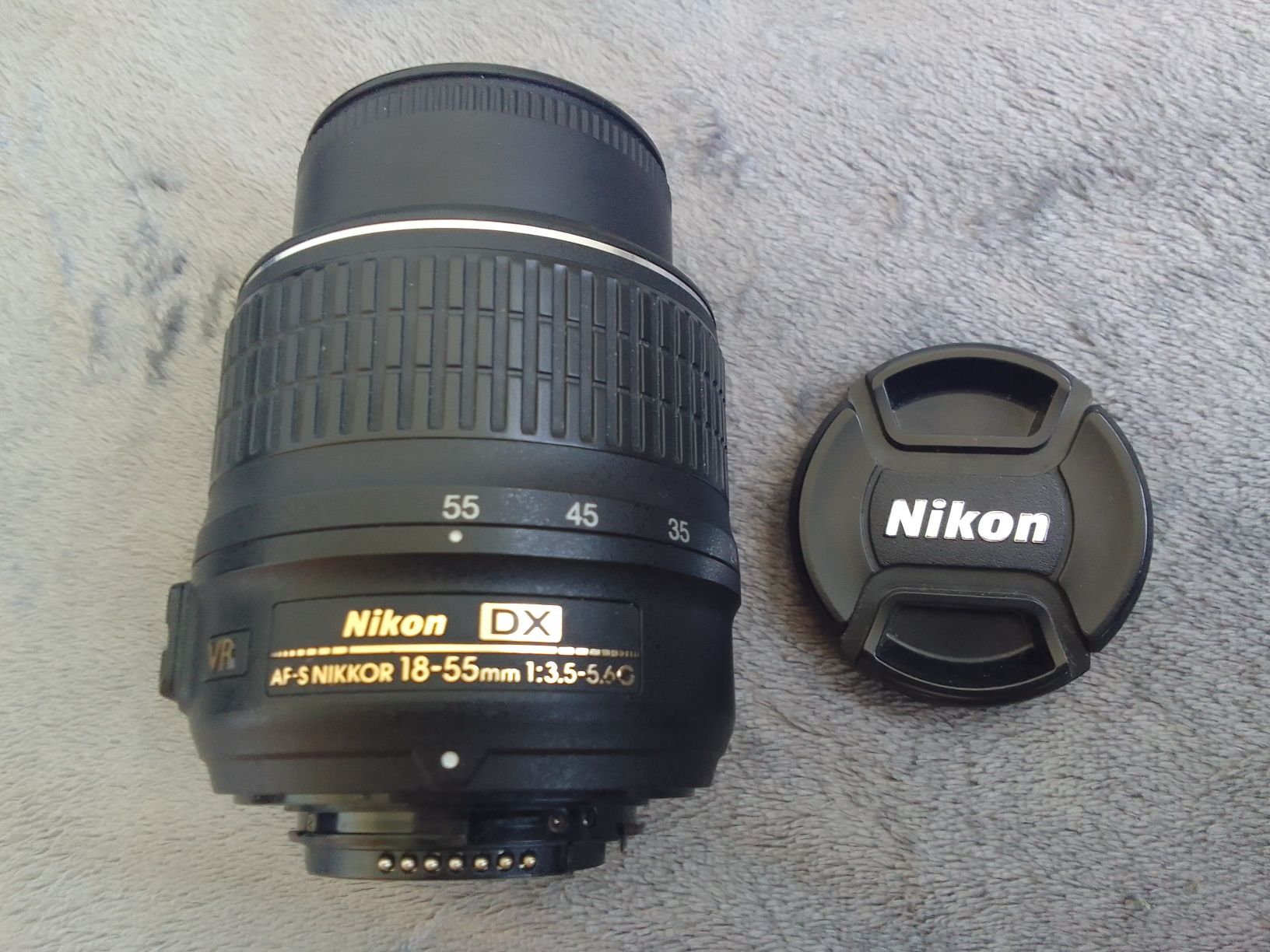 Nikon DX nikkor 18-55  f3.5 -5.6 AF-S . G .
