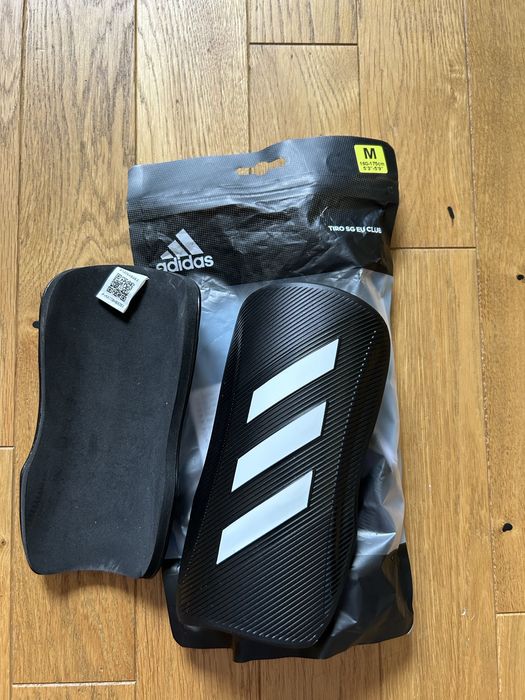Ochraniacze na piszczele piłka nożna Adidas, prawie nowe, nieużywane