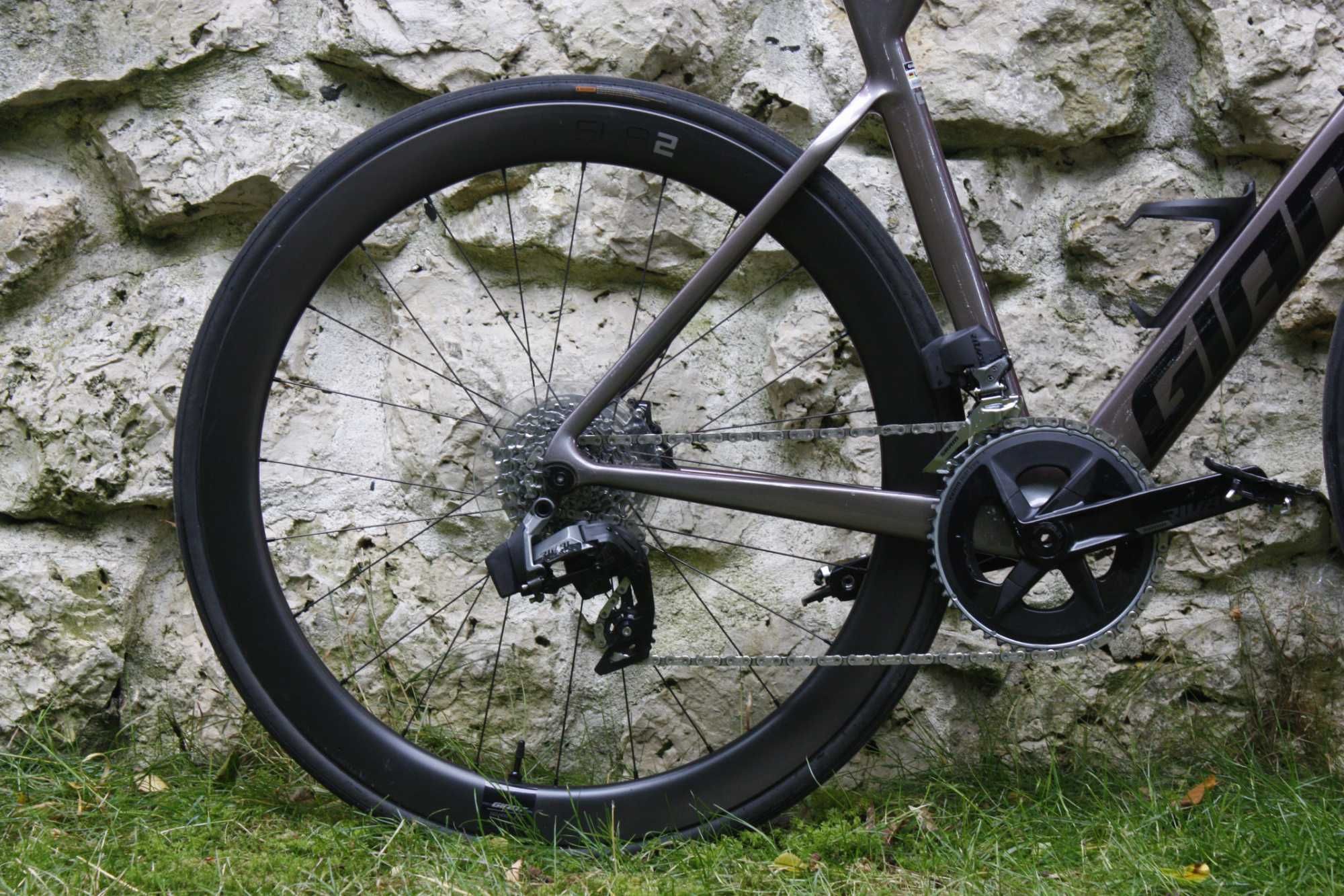 Piękna szosa aero Giant Propel Advanced 1 SRAM Rival eTAP AXS 2x12 "S"