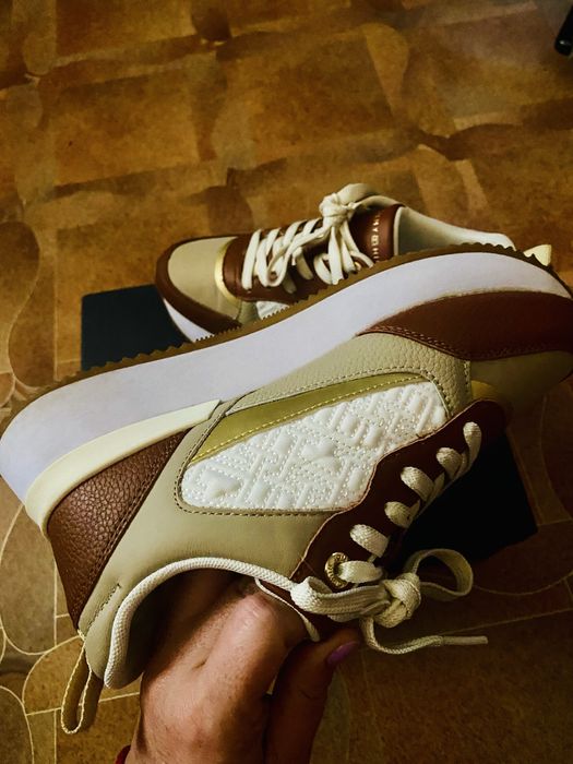 Tommy Hilfiger жіночі шкіряні кросівки monogram runner