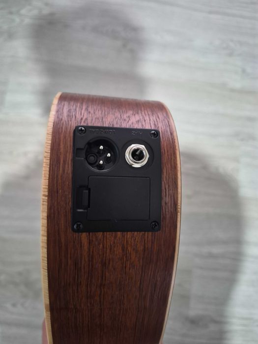 Cavaquinho APC BR110 amplificado