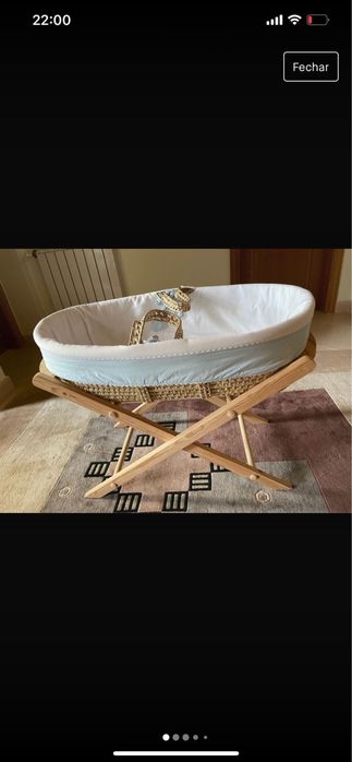 Berço de bébé muito prático