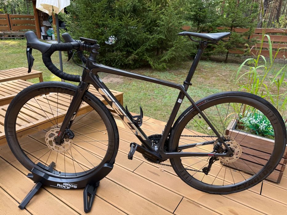 Rower szosowy FELT FR Advanced 105 Di2