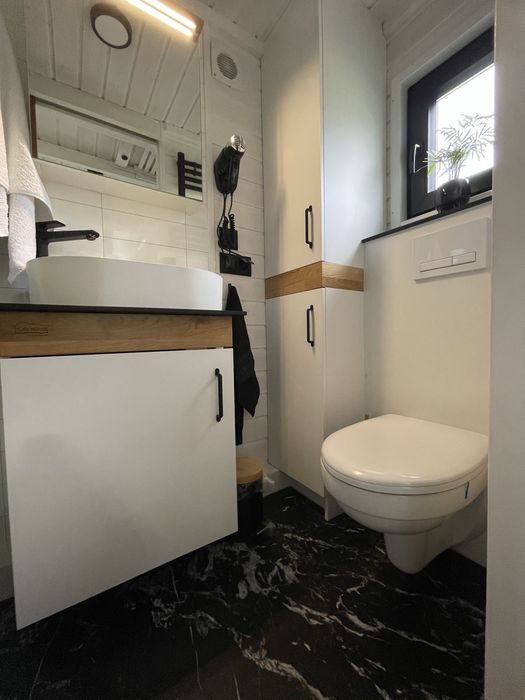 Tiny silent house domek wynajem wynajme las natura cisza jacuzzi bania