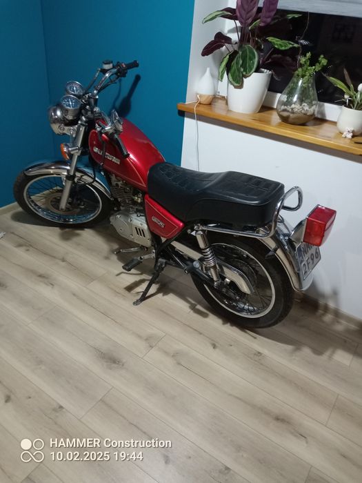 Suzuki gn125 POLECAM.