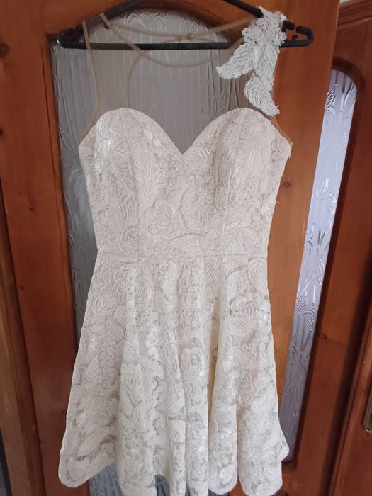 Сукня святкова в ідеальном состояние