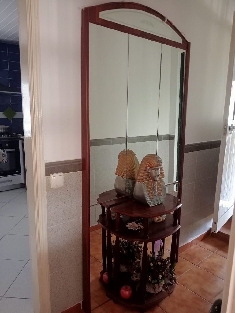 Varios moveis de sala e hall