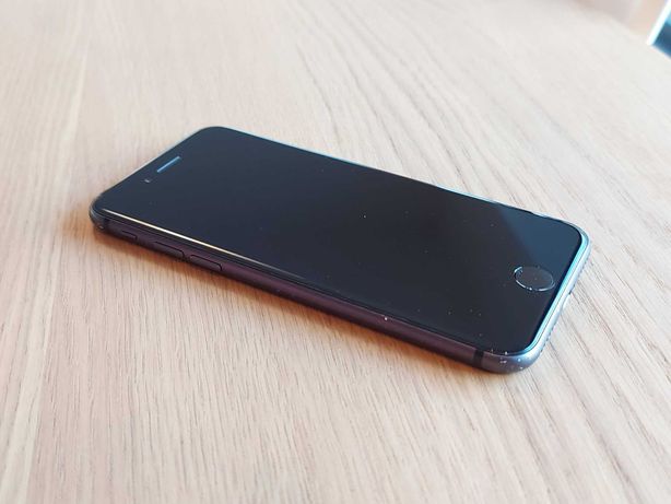 iPhone 8 preto, desbloqueado, 64Gb com acessórios