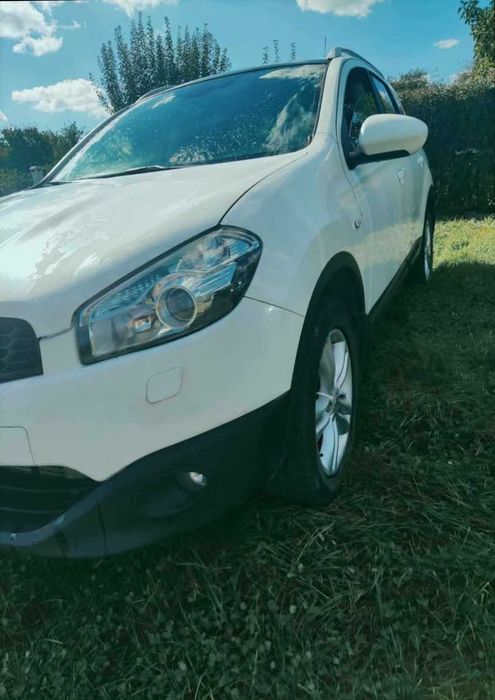 nissan Qashqai+2