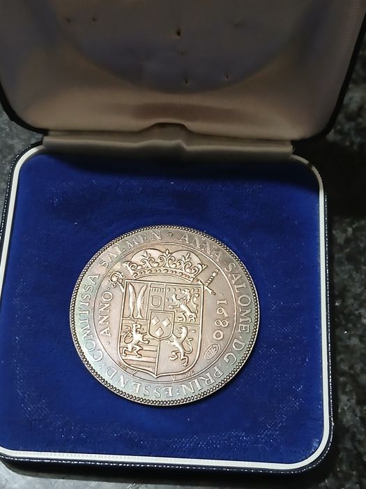 1 Thaler 1680 prata 
Medalha moeda com um peso 28,9grs em prat