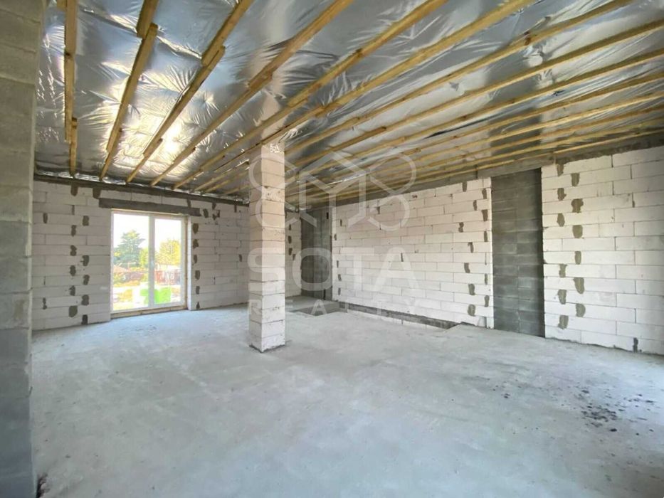 Будинок дуплекс перша лінія Дніпра Осокорки неподалік Sky River