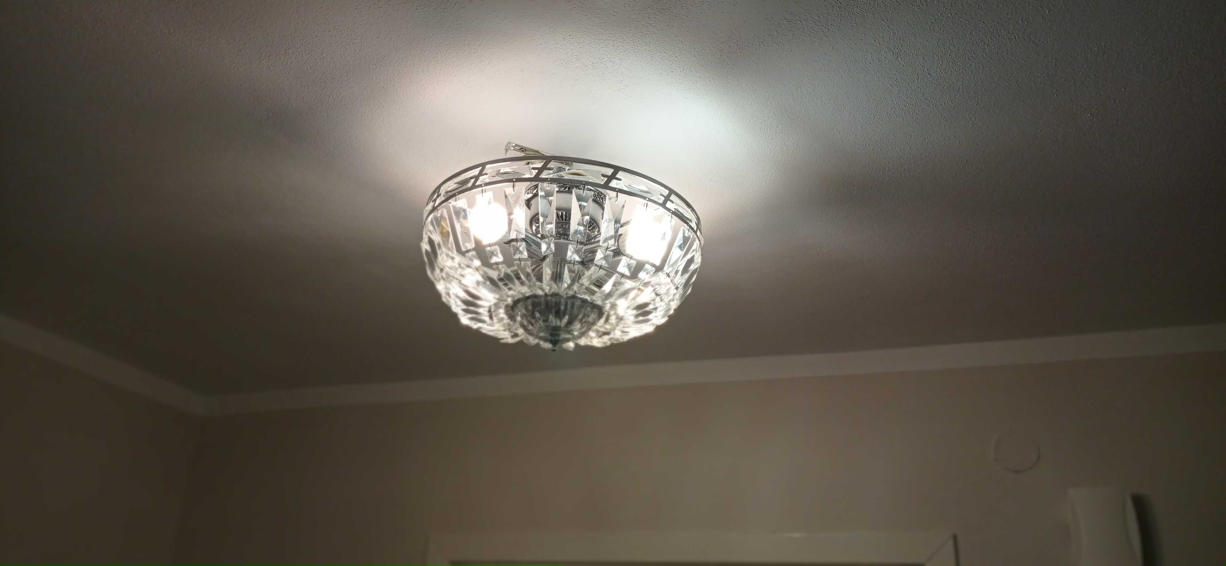 Lampy sufitowe do sypialni lub pokoju