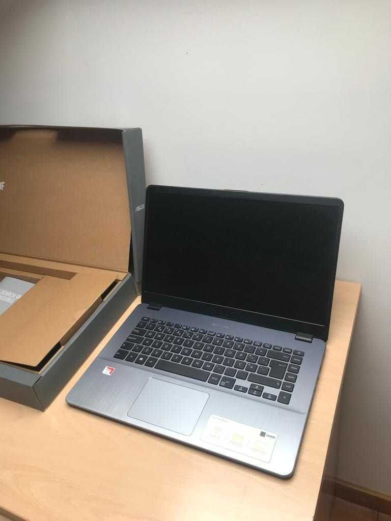 Asus Vivobook A9 (2018)