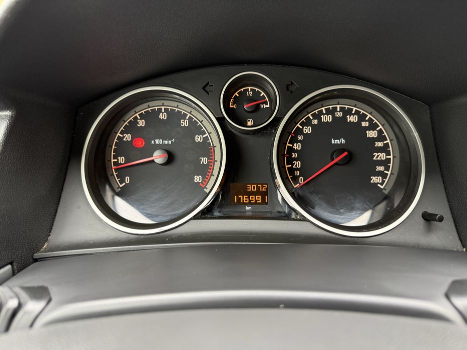 Продам Opel Astra H 2010