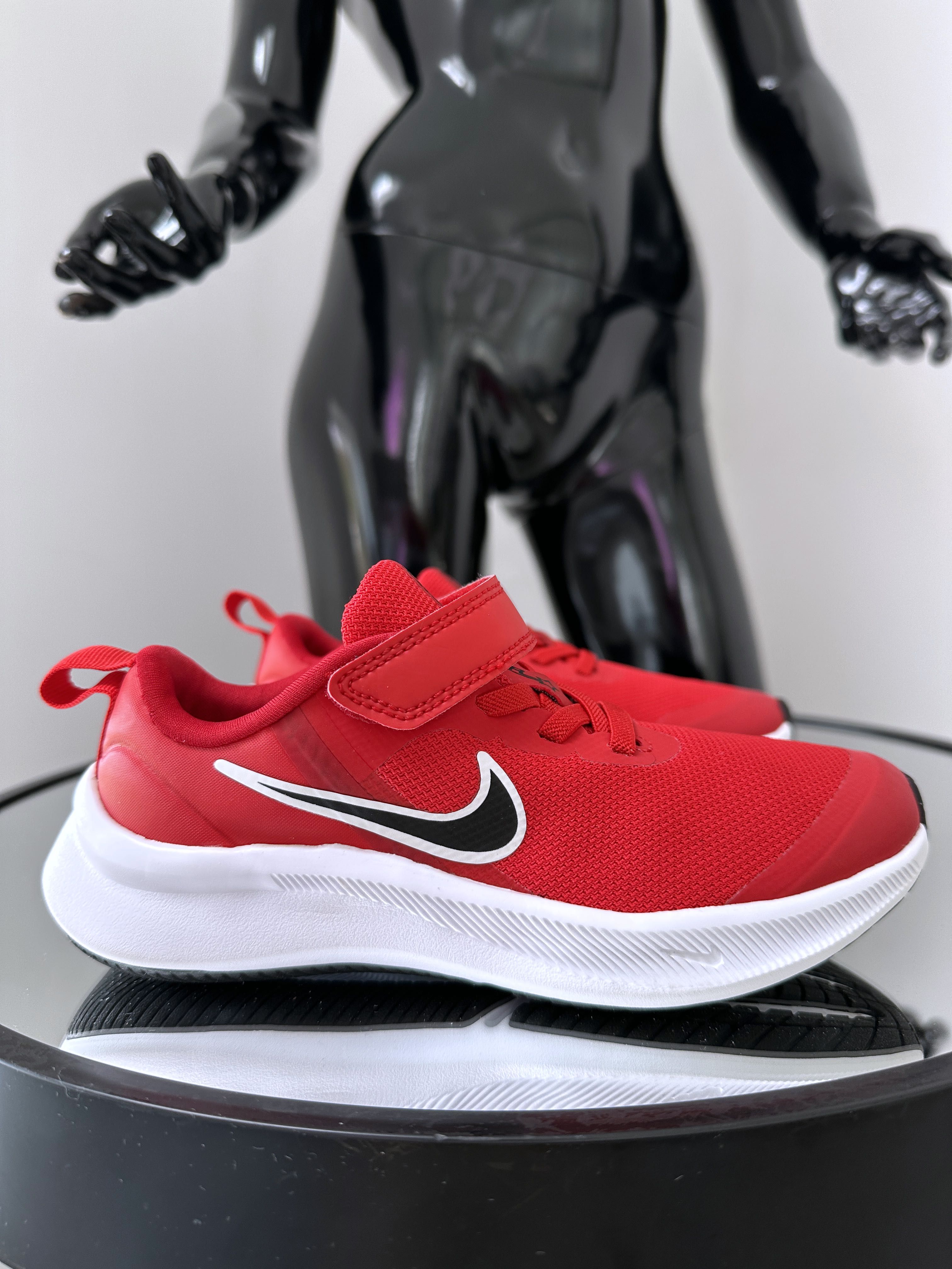 Легкие мягкие кроссовки на липучках Nike