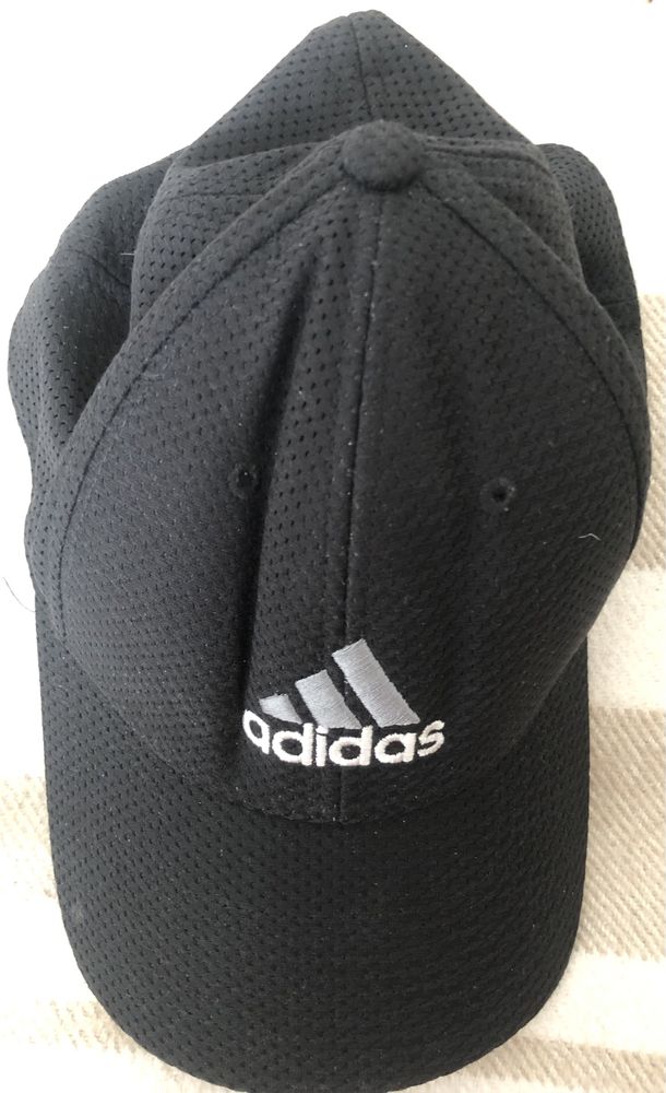 • Adidas Oryginalna Bejsbolówka - Używana Bejsbolowa Czapka z Daszkiem