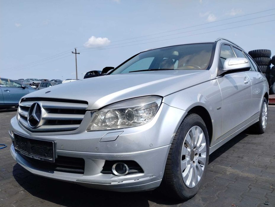 lampa przód przednia  lewa zwykła Mercedes W204 S204