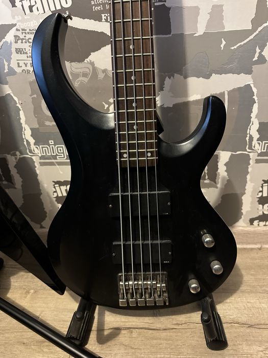 Бас гітара Ibanez btb 205 активна. 5 струн.