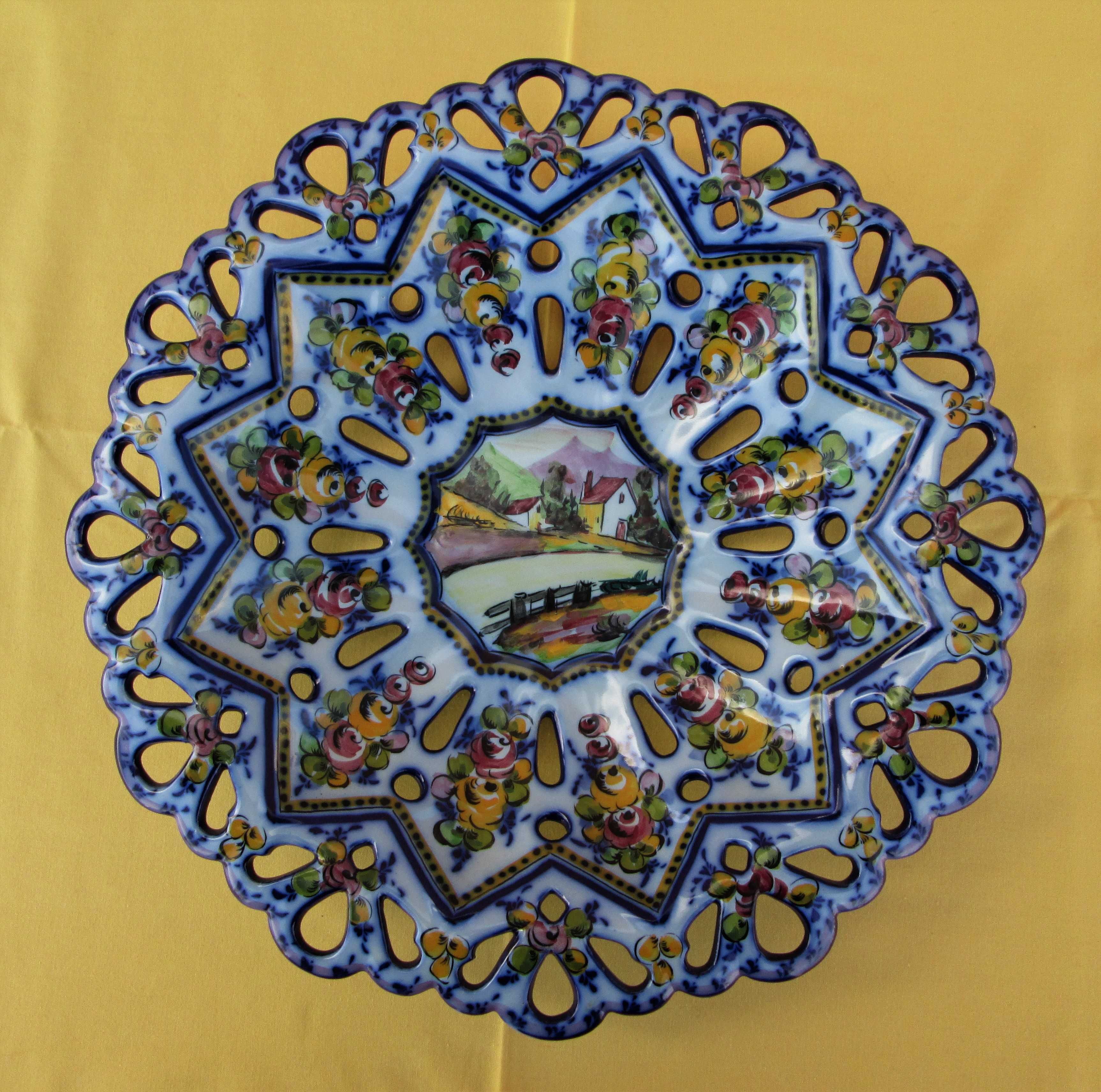 Antigo Grande Prato Decorativo em Faiança de ALCOBAÇA, EPL anos 50