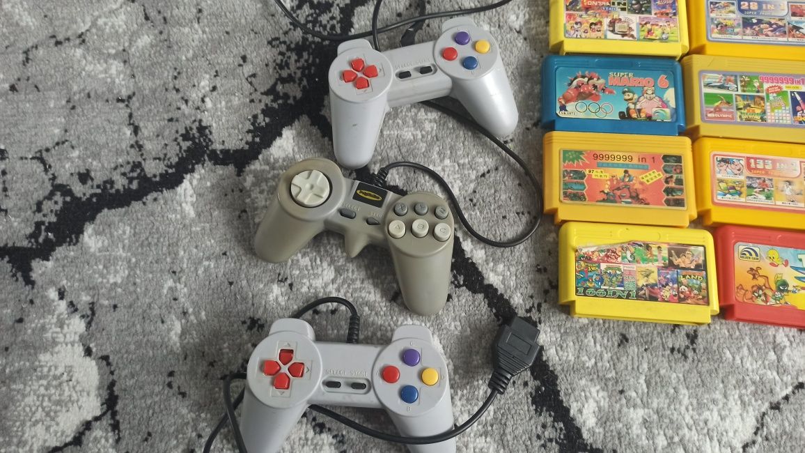 Konsola do gier retro a la Pegasus Poly Station + kartridże i pady