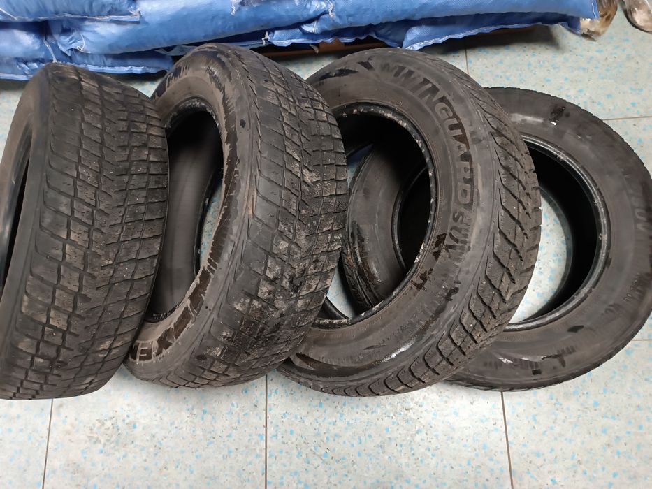 Opony zimowe 235/65R17