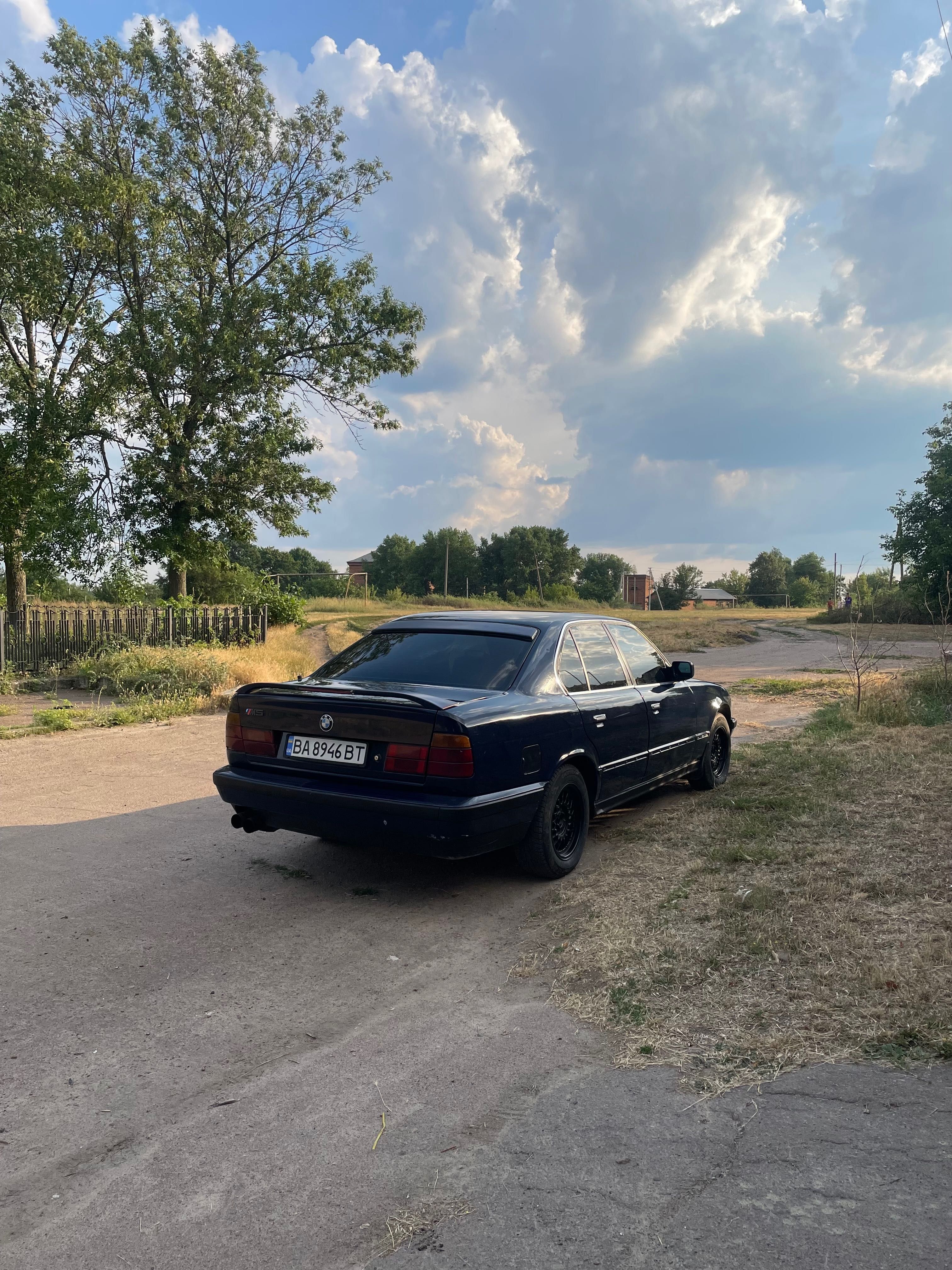 Продам BMW E34 525i