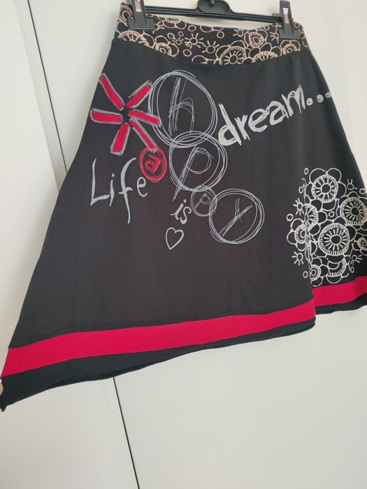 Saía preta, assimétrica, Desigual, M