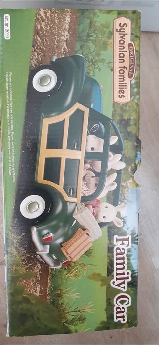 Sylwanian families зелёная машина ,,красная  с багажником и гриле.