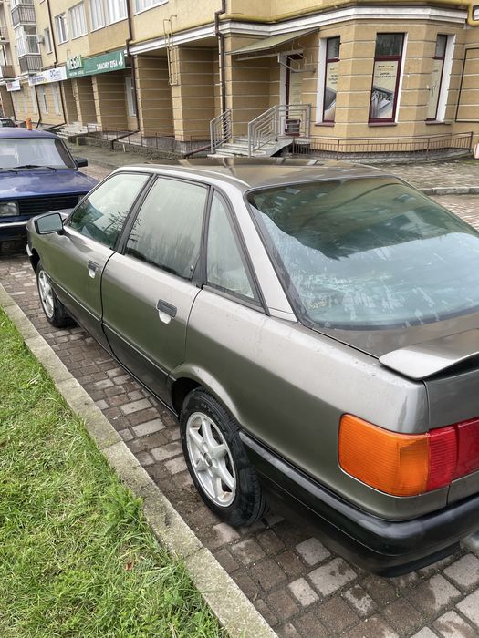 Продам ауді 80 . Двигун 1.8 карб вже на ходу