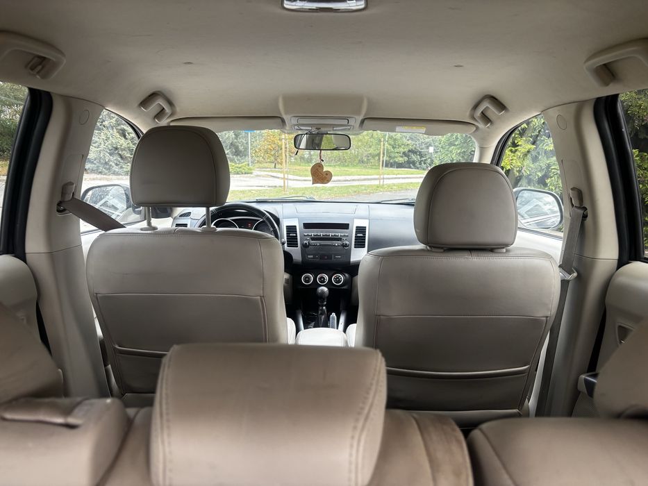 Citroën C-Crosser 2.2 HDi • 156 KM • 2008 r. • 7 miejsc • Diesel • 4x4