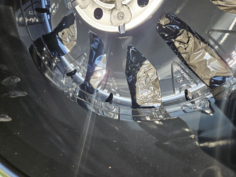 Оригінальні диски VW Touareg Tiguan 18" полка 8 5x112 ет25 760601025T