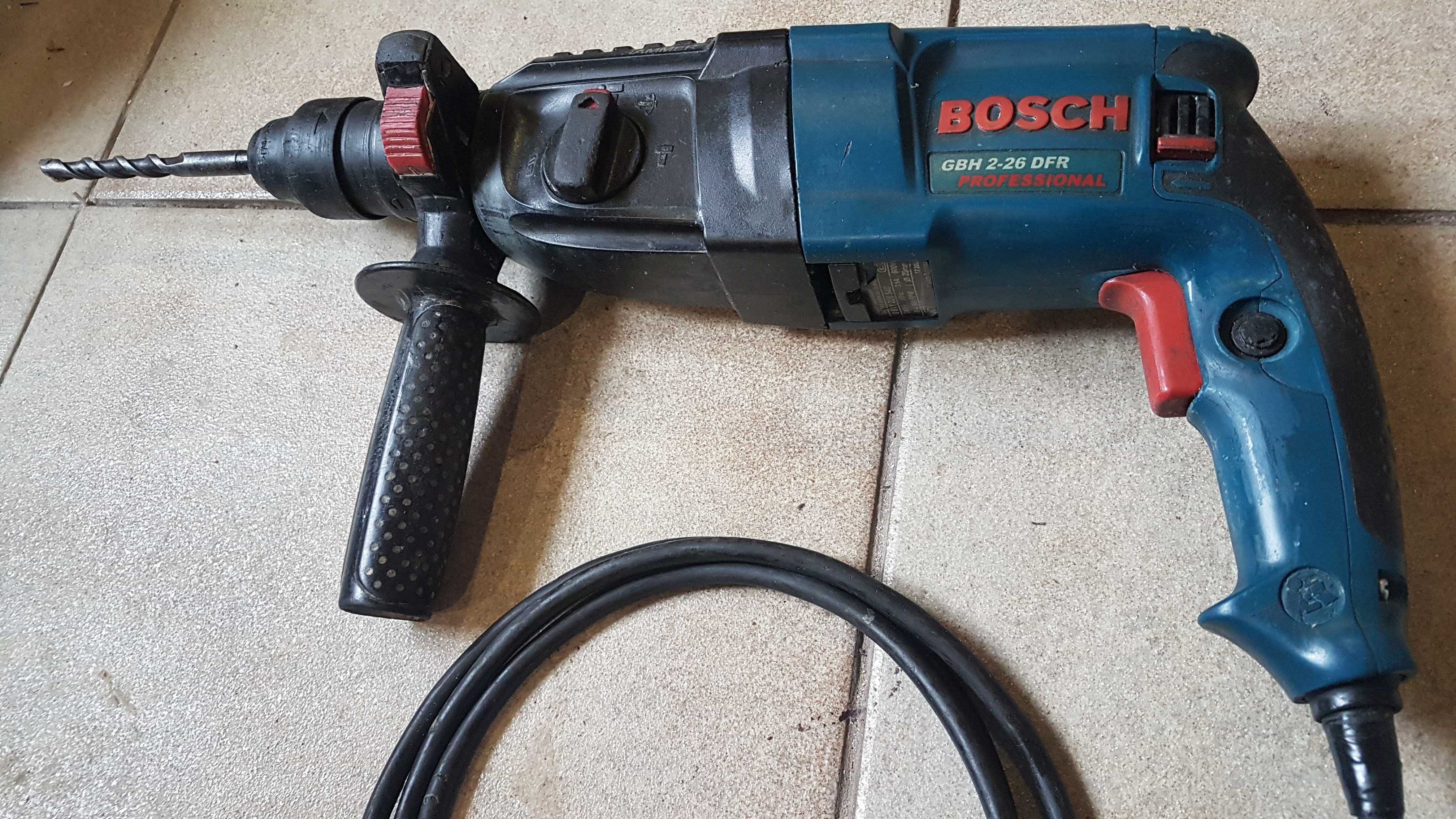 Перфоратор Bosch 2-26 DFR