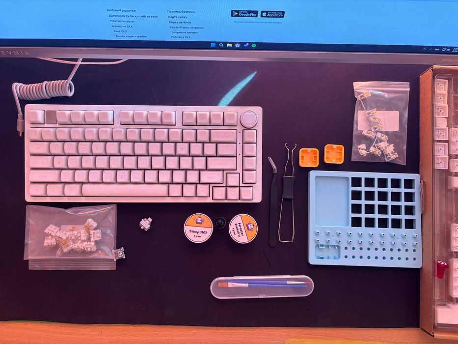 LEOBOG Hi75 White Gazzew U4T RGB version KBDiy PBT White Keycaps