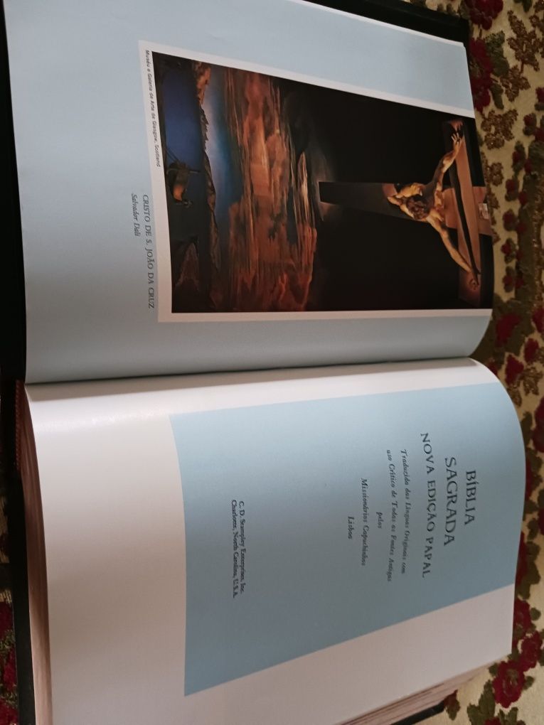 Bíblia Sagrada de Religião Cristã nova