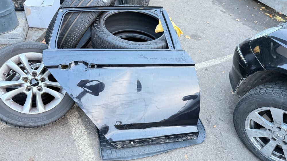 Продам заднюю правую дверь от Volkswagen b8