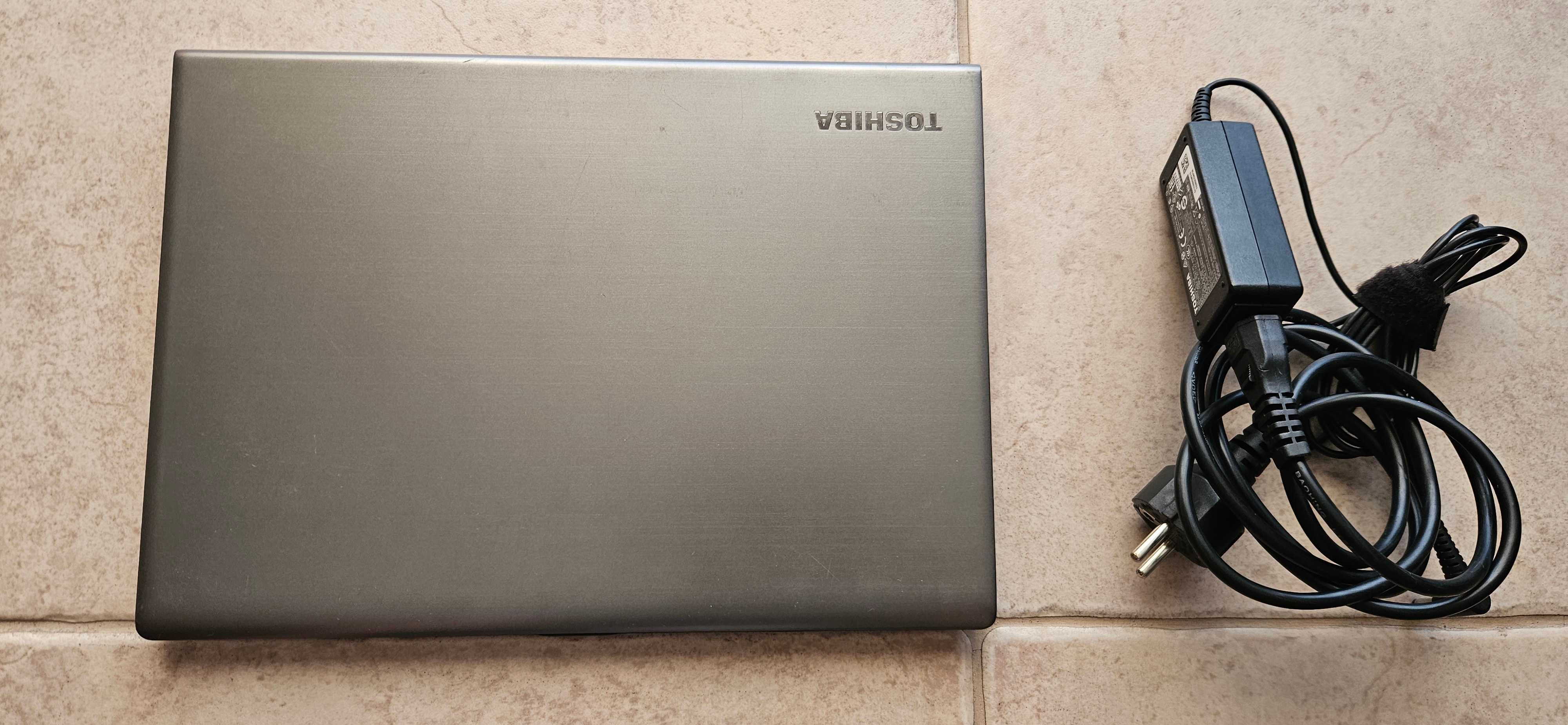 Portátil Toshiba i7 240GB 8GB RAM WIN 10 PRO